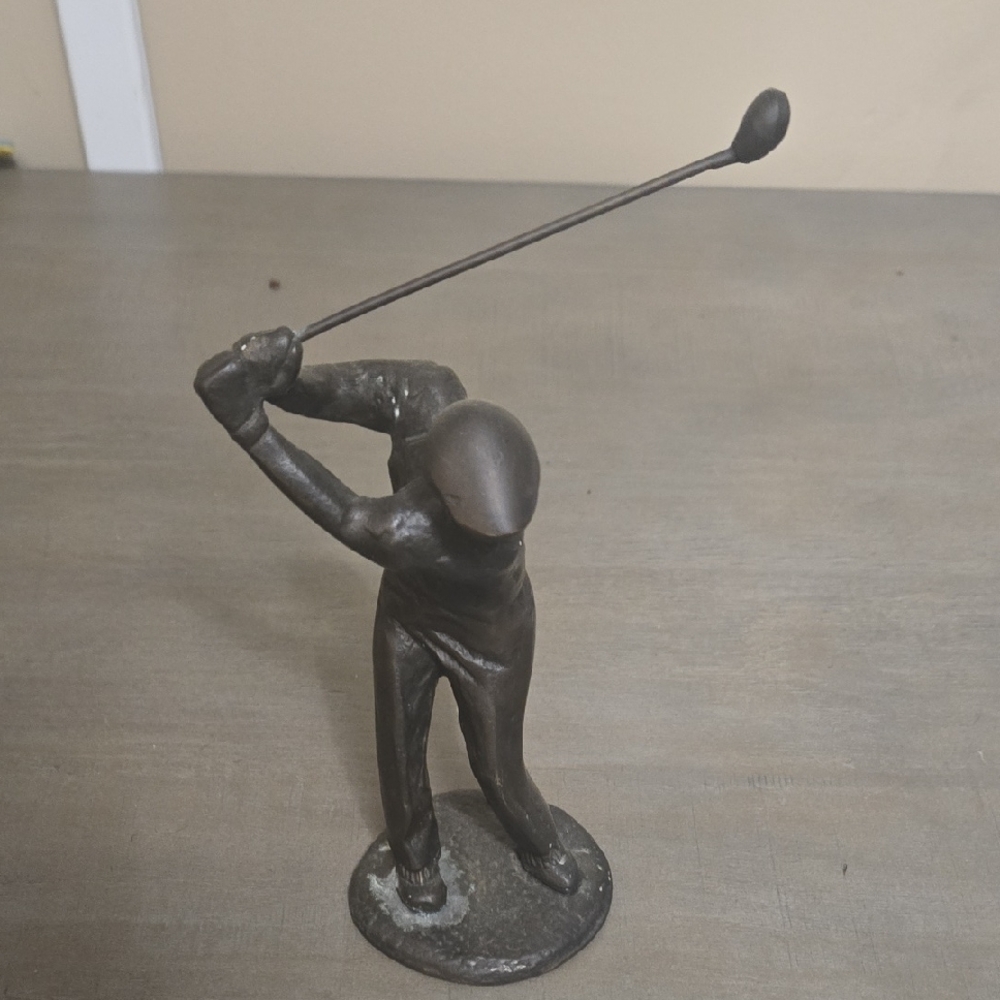 Bronze Golfer Sculpture
